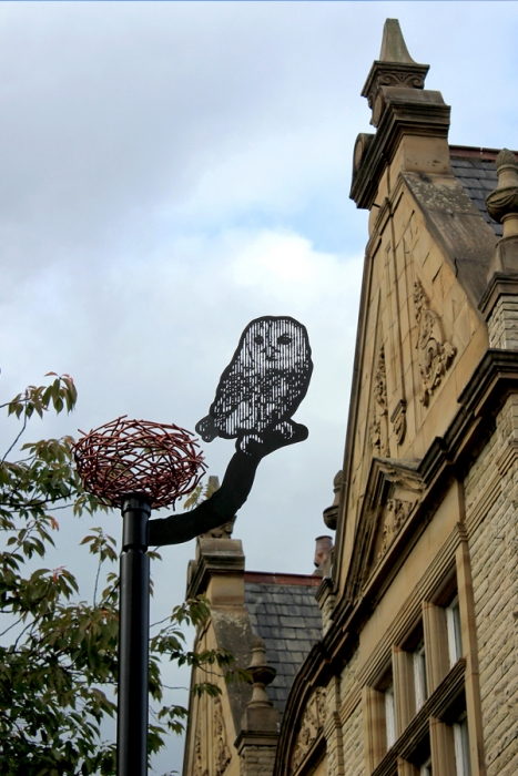 Horbury_owl_vert_townhall