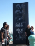 Kiss_Wall_hug